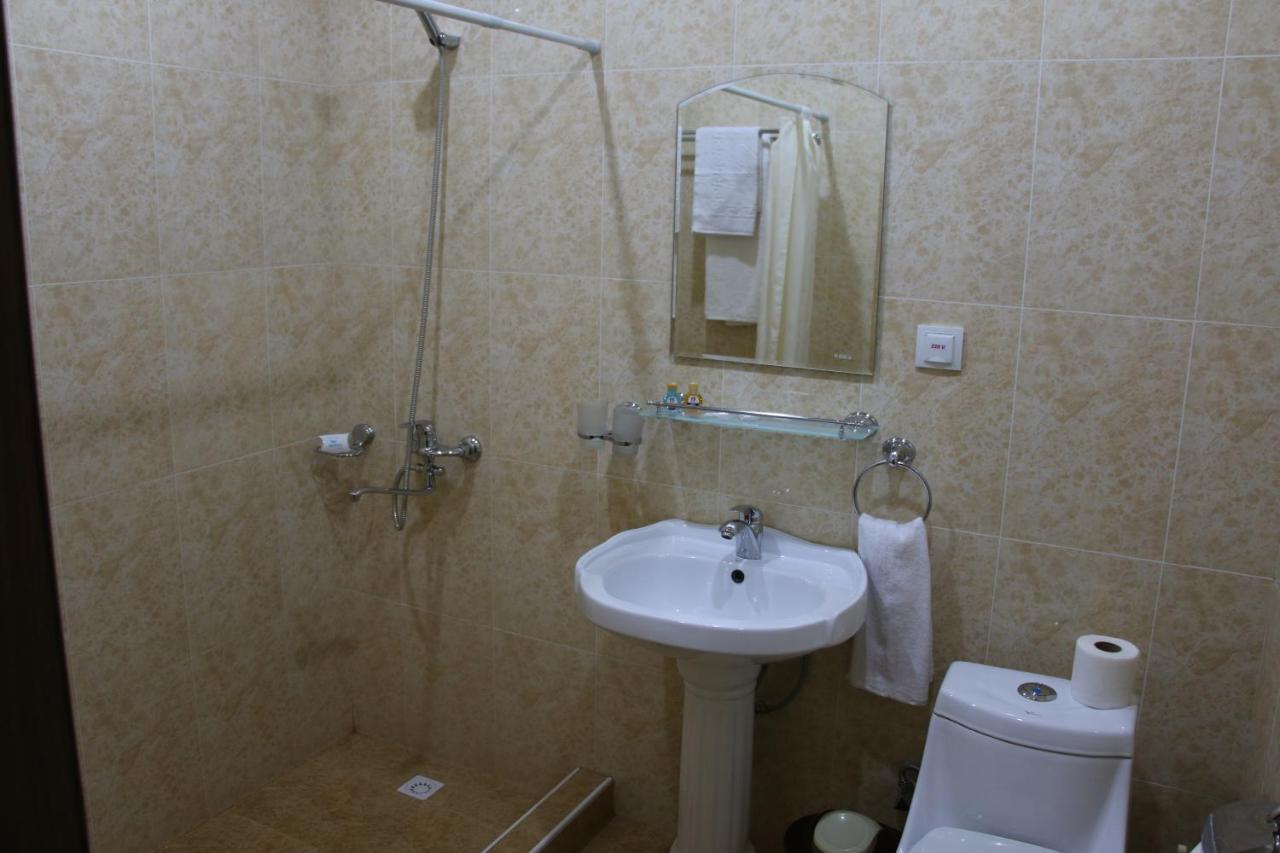בוקורו Minorai Kalon Boutique Hotel מראה חיצוני תמונה