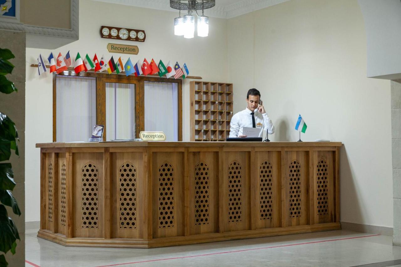 בוקורו Minorai Kalon Boutique Hotel מראה חיצוני תמונה