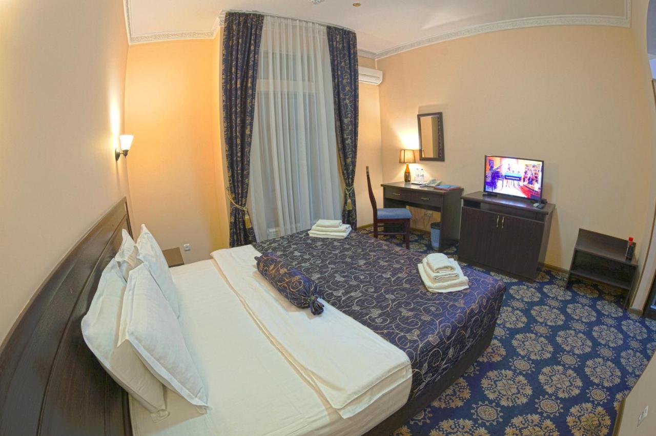 בוקורו Minorai Kalon Boutique Hotel מראה חיצוני תמונה