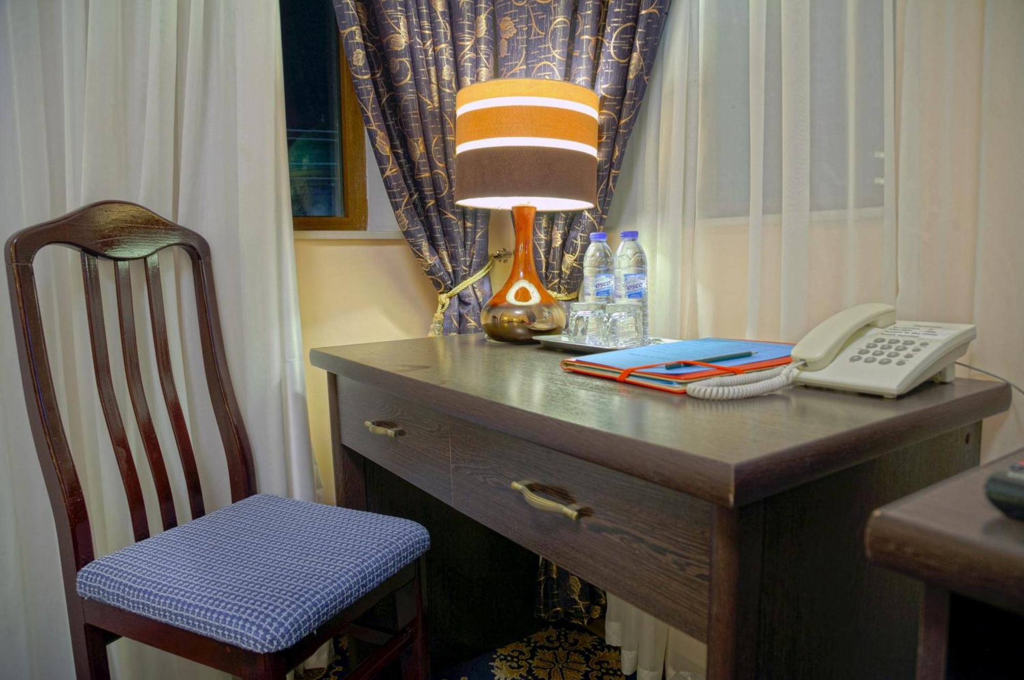 בוקורו Minorai Kalon Boutique Hotel מראה חיצוני תמונה